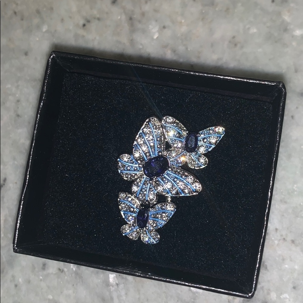 Butterfly ring